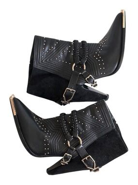 Ivy Kirzhner Women’s Black Leather Heeled Ankle Boots Gold Details Size 7.5M